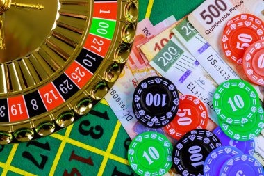 Live blackjack table interface on idx777 Android app with dealer and player cards