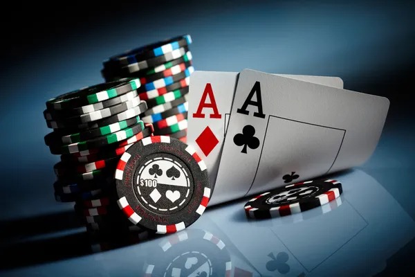 idx777 iOS Web home screen on iPhone showing live casino tables